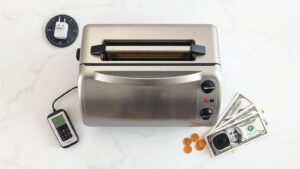 how much does it cost to run a toaster oven per month