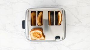 can a 4 slice toaster toast two different browning levels at once