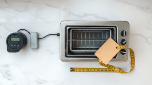 how many watts does a 4-slice toaster oven need to actually cook properly