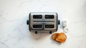 how many watts does a 4-slice toaster use per slice of bread