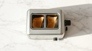 toaster won't pop up bread stays stuck inside