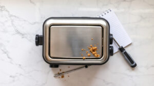 how long does a 2-slice toaster last before it stops working