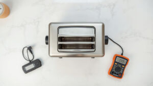 how many amps does a 2-slice toaster draw