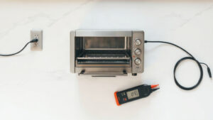 how many amps does a toaster oven draw on a 15 amp circuit
