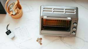 how much does it cost to run a toaster oven for an hour